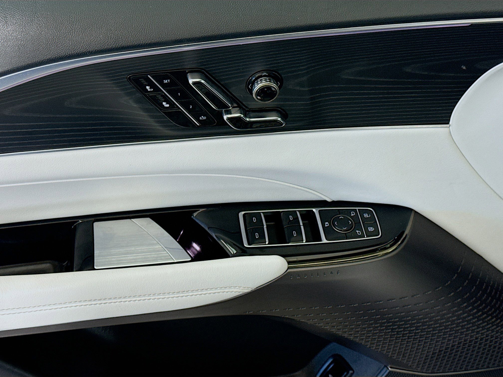 Used 2025 Cadillac Lyriq Luxury w/ LPO, Floor Liner Package image 24