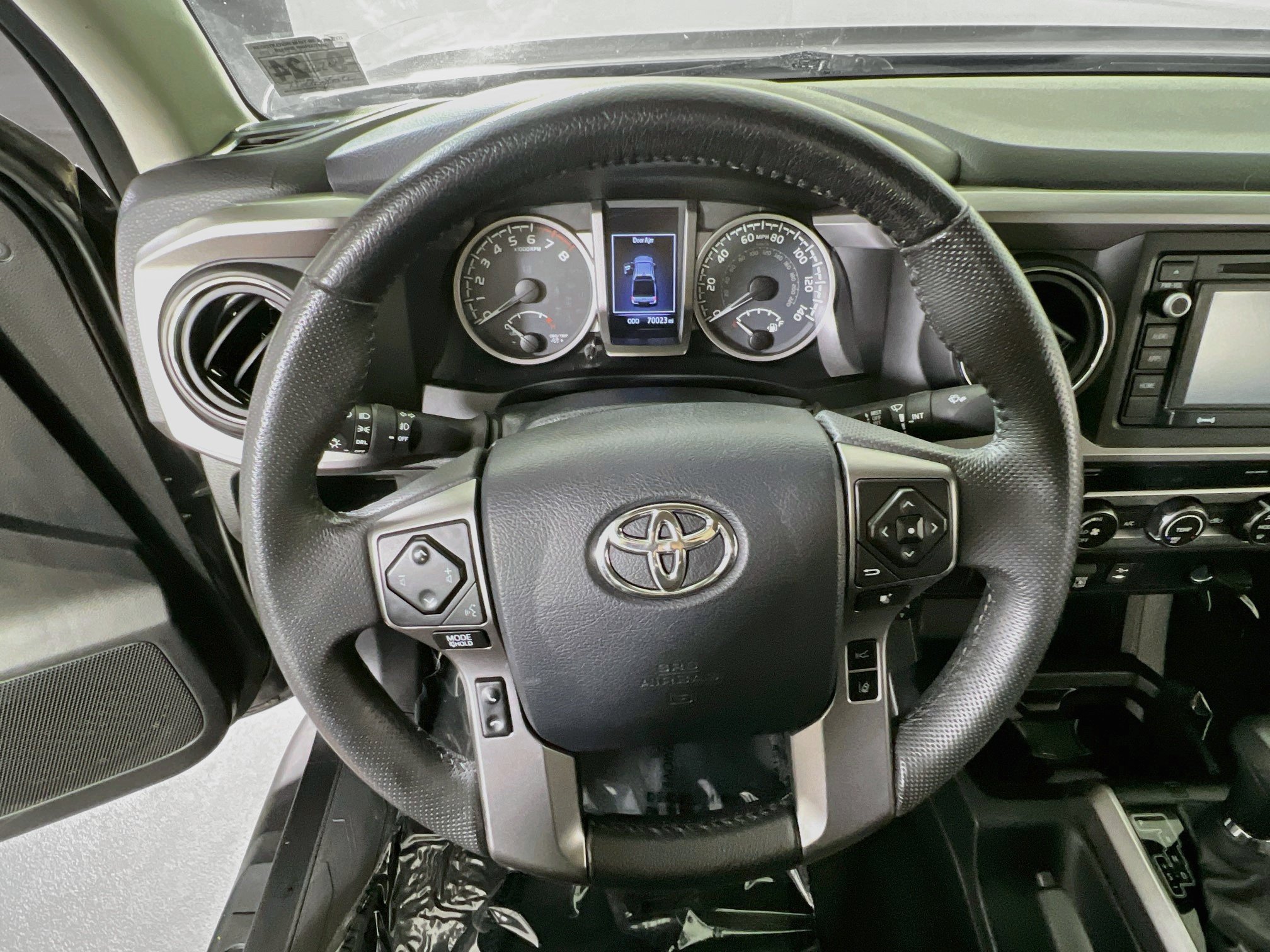Used 2019 Toyota Tacoma SR5 AWD/4WD image 11