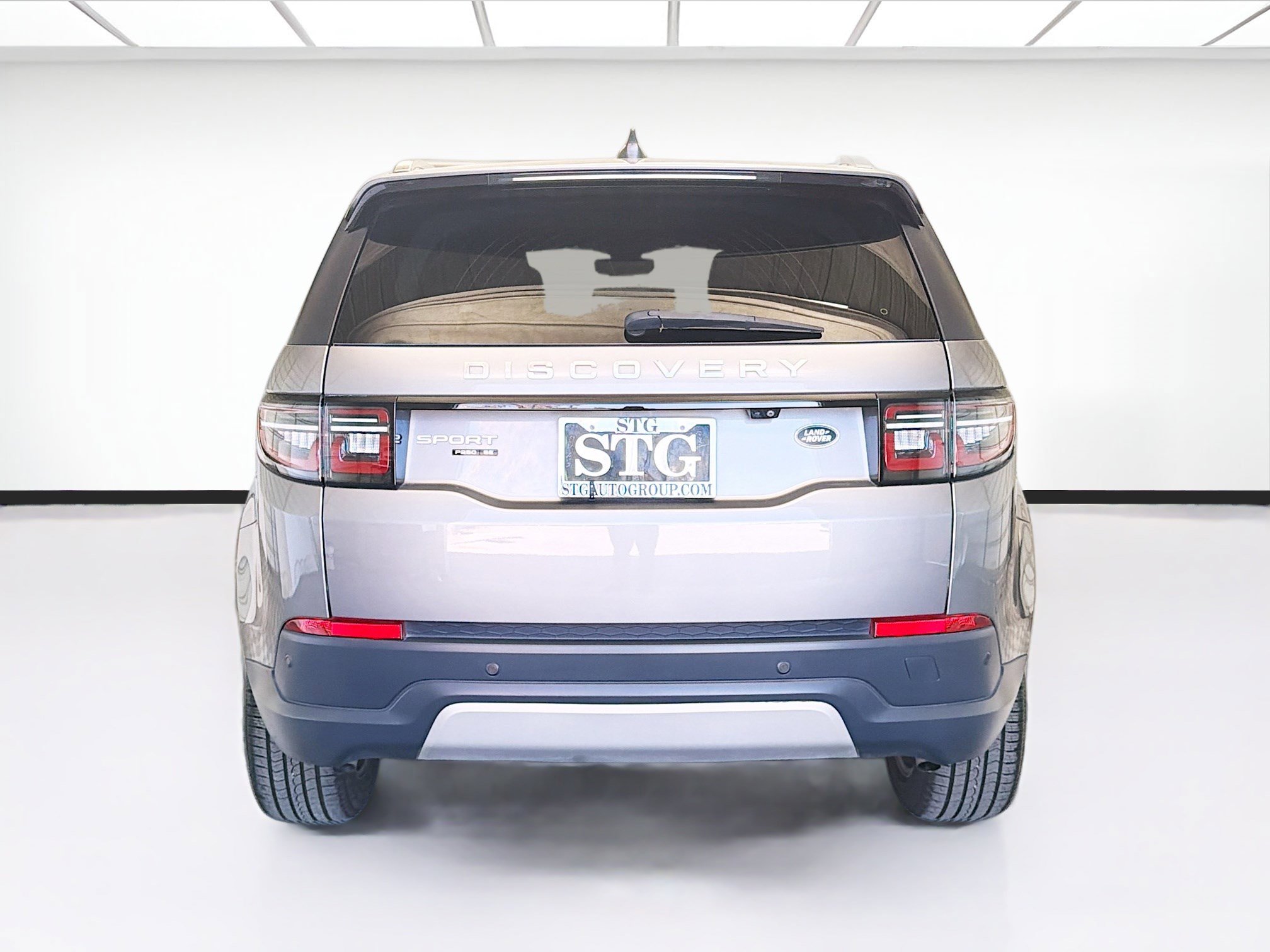 Used 2020 Land Rover Discovery Sport SE image 5