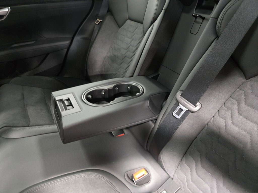 Used 2022 Audi e-tron GT Premium Plus image 33