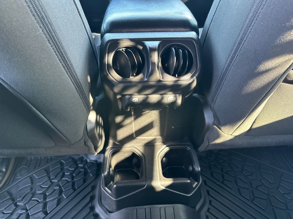 Used 2022 Jeep Gladiator Sport image 35