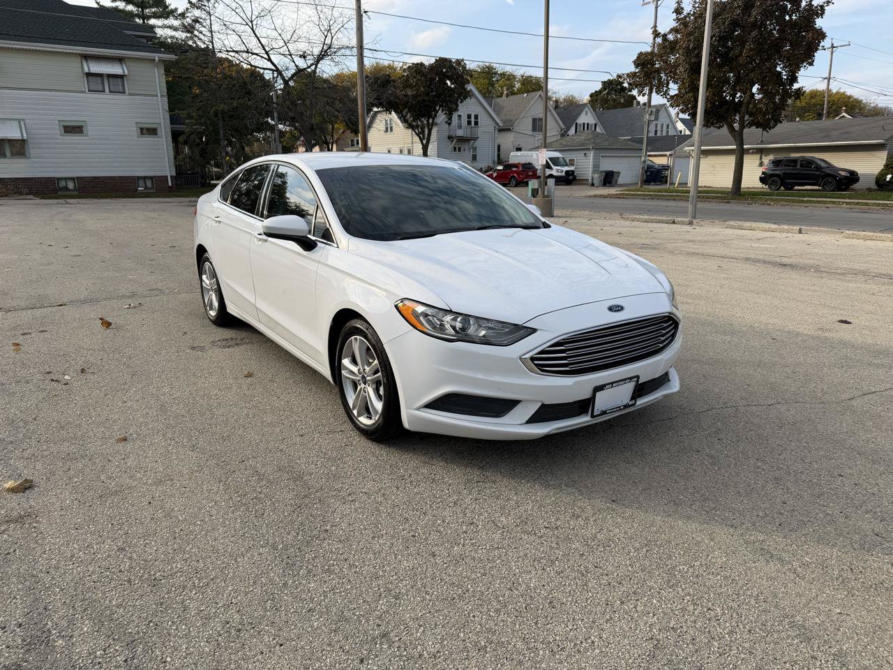 Used 2018 Ford Fusion SE w/ Fusion SE Technology Package FWD image 1