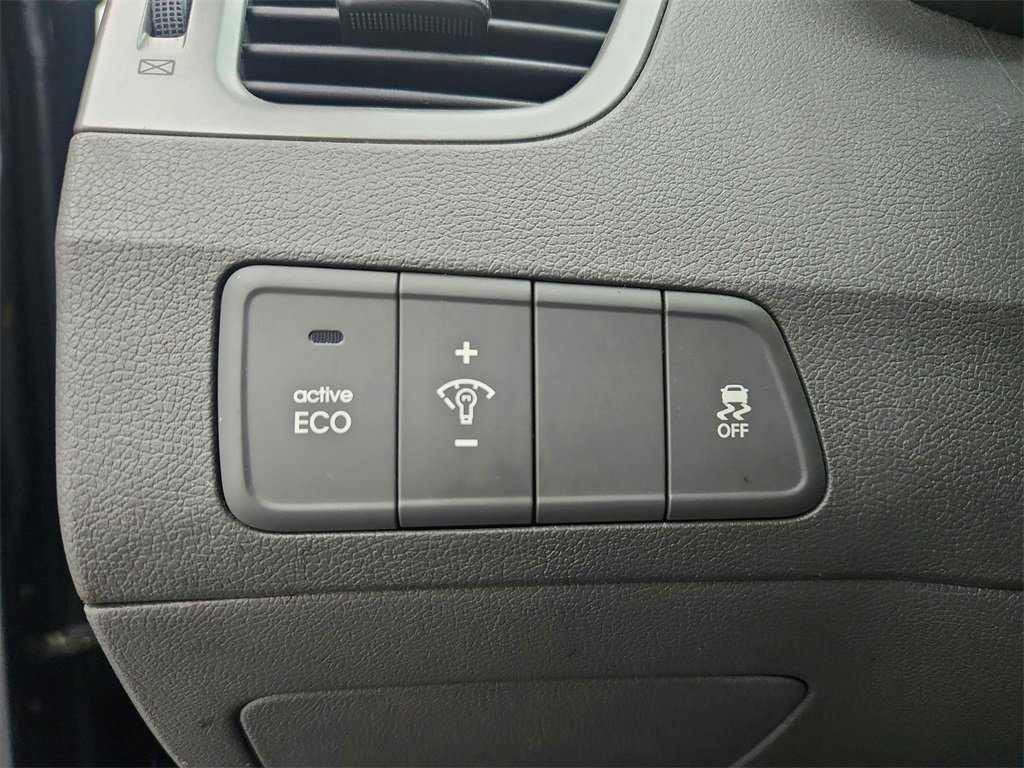 Used 2012 Hyundai Elantra Limited w/ Technology Pkg 5 image 32