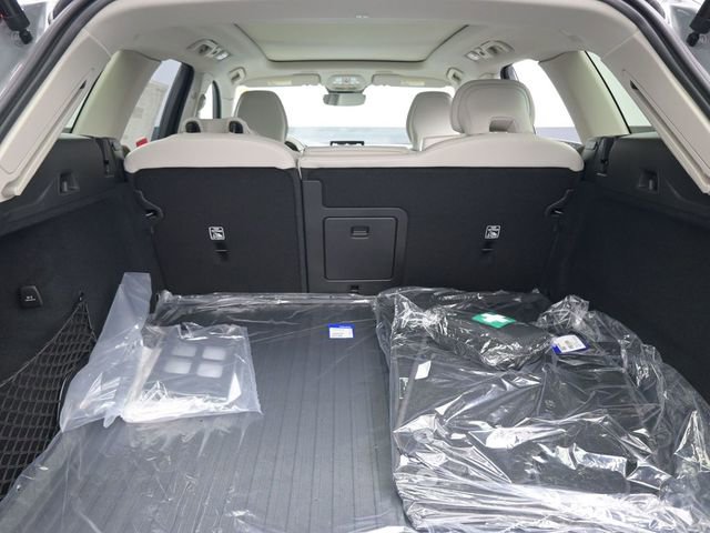 New 2026 Volvo XC60 B5 Ultra w/ Protection Package Premier image 32