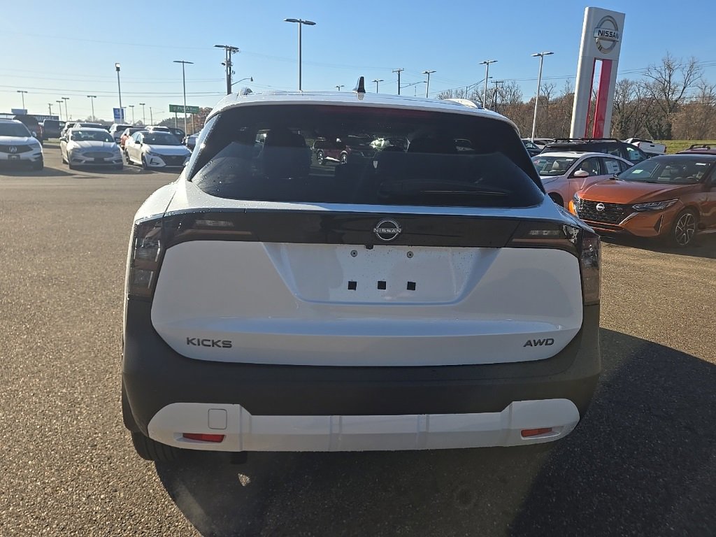New 2026 Nissan Kicks SV image 6