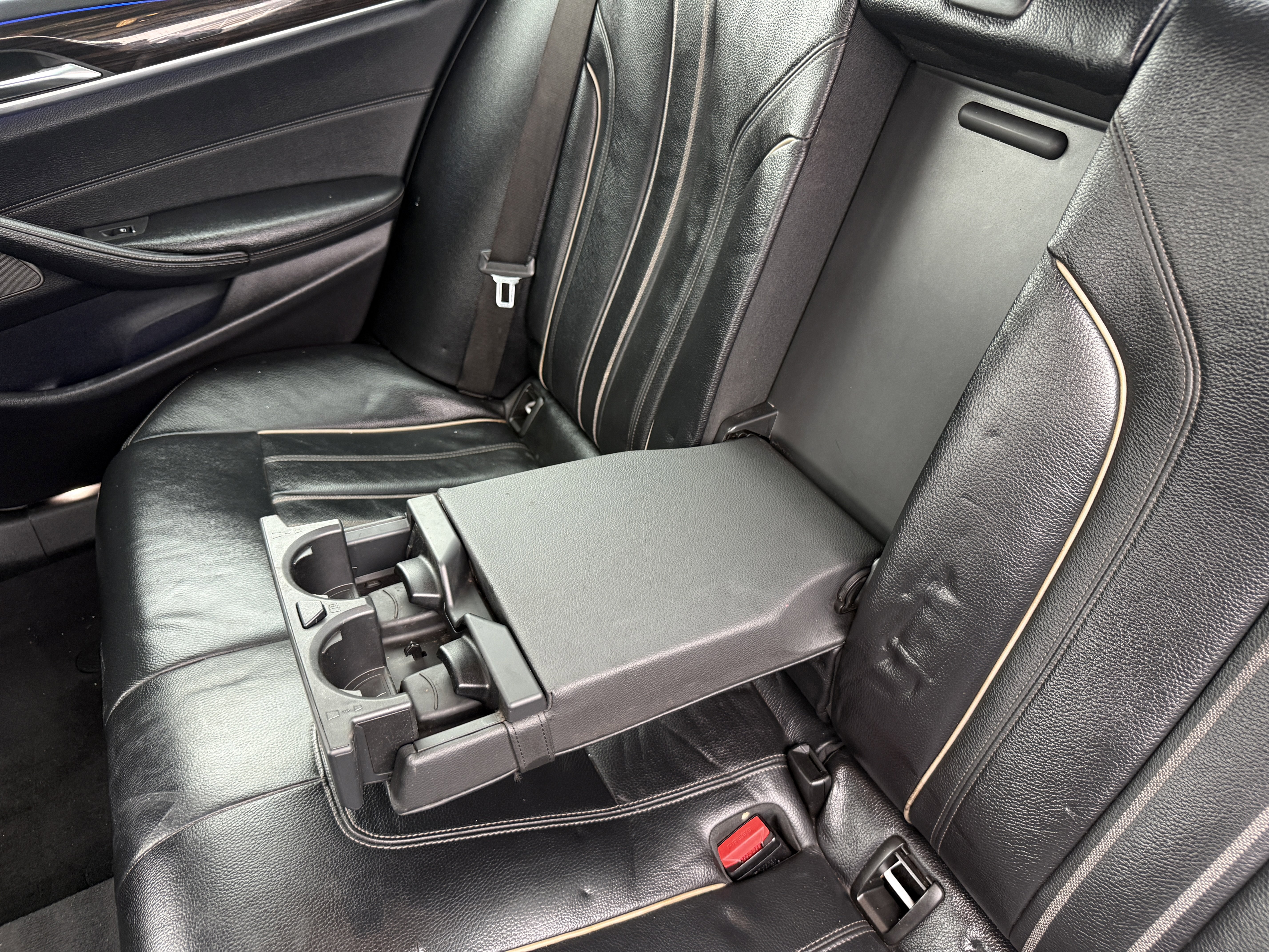 Used 2017 BMW 540i w/ Premium Package image 38