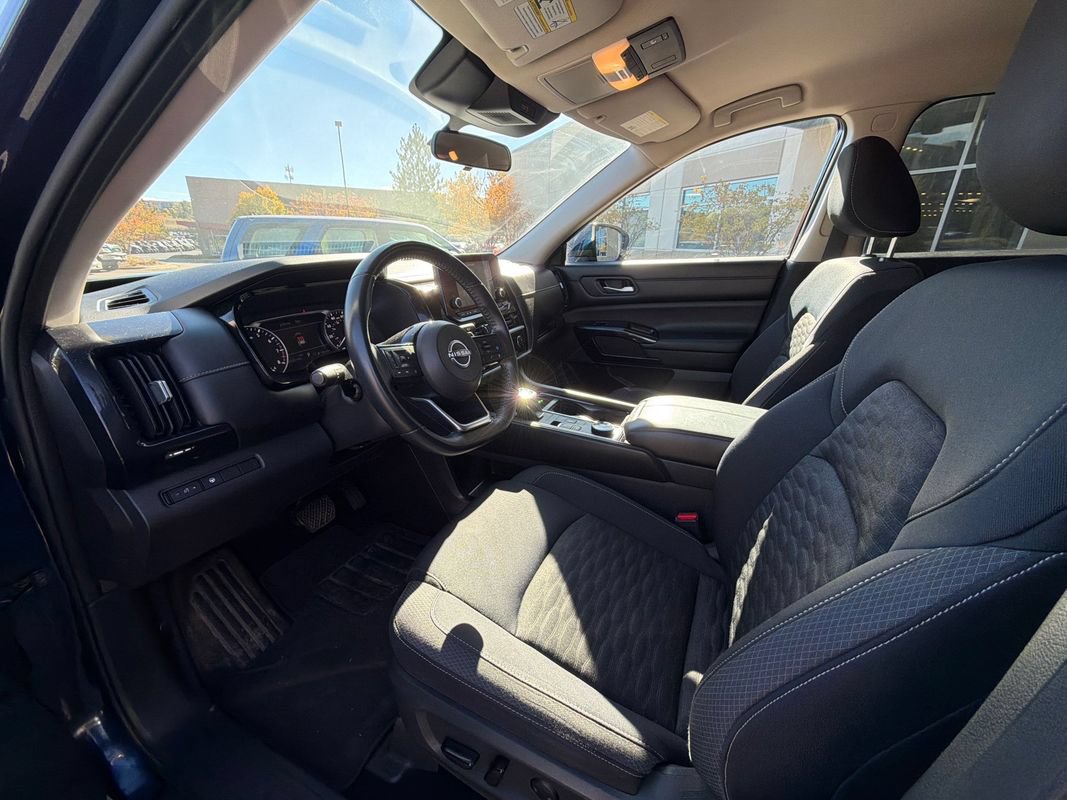 Used 2022 Nissan Pathfinder SV AWD/4WD image 24