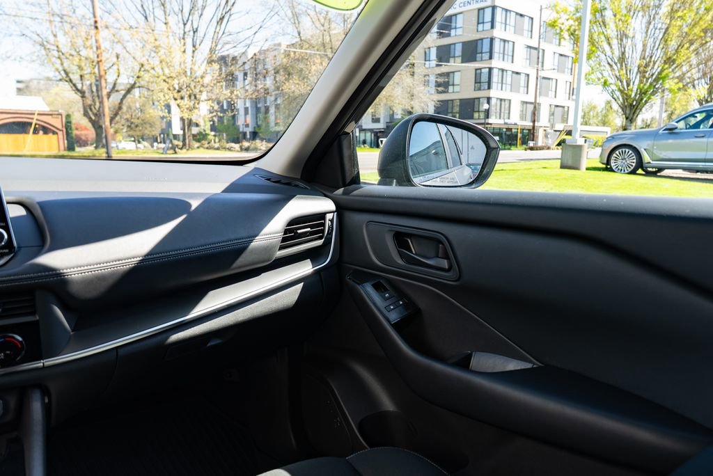 Certified 2025 Nissan Rogue S image 10