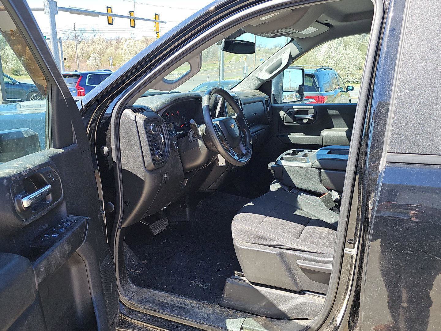 Used 2020 Chevrolet Silverado 2500 Custom w/ Custom Value Package image 7