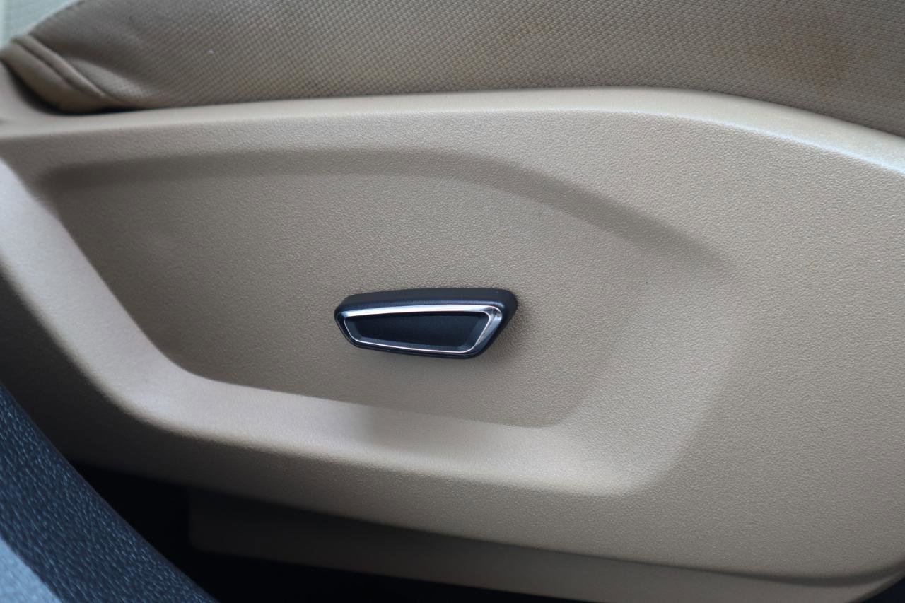 Used 2017 Ford Explorer XLT image 39