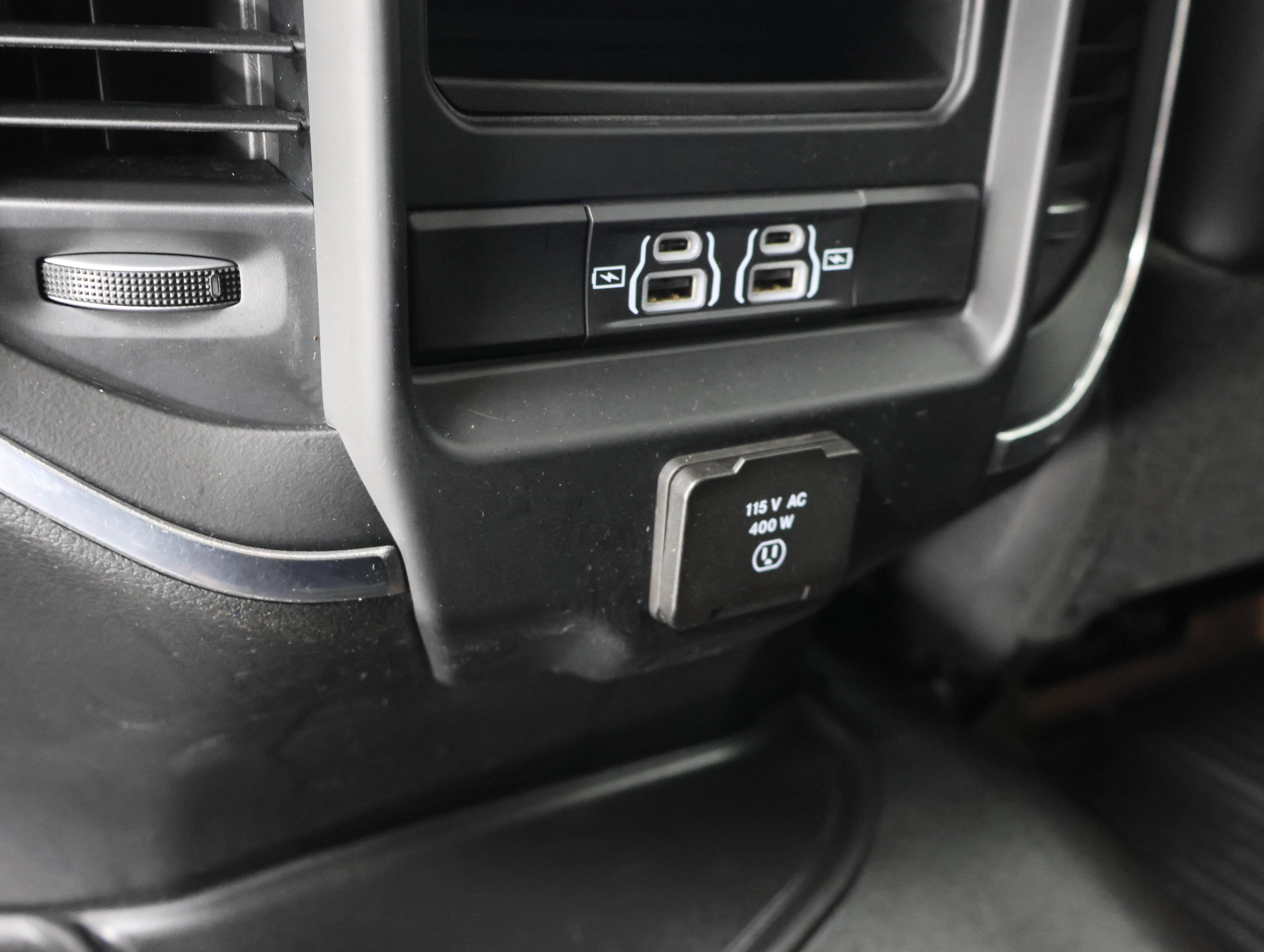 Used 2024 RAM 3500 Laramie w/ Night Edition AWD/4WD image 41