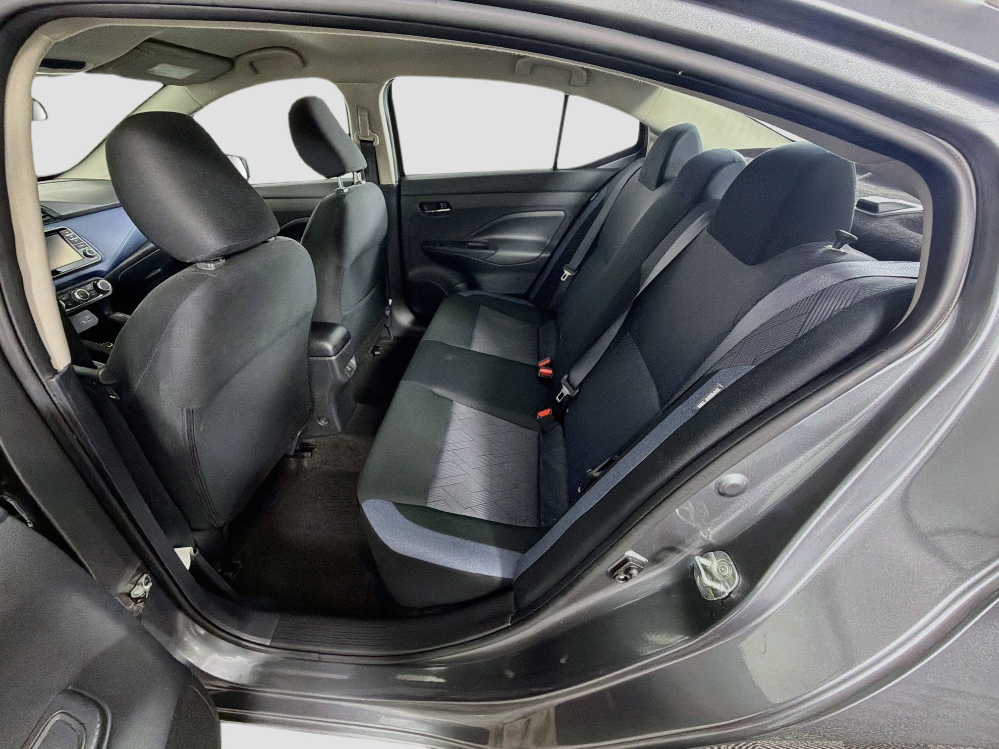 Used 2025 Nissan Versa SV FWD image 28