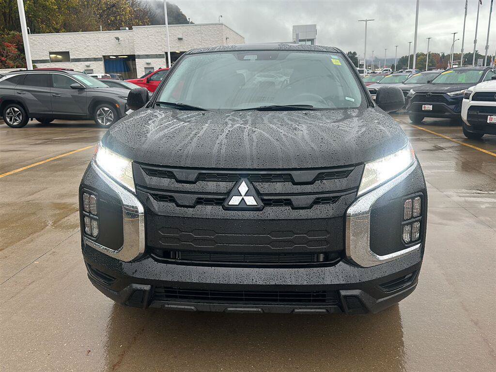 Used 2026 Mitsubishi Outlander Sport LE AWD/4WD image 3