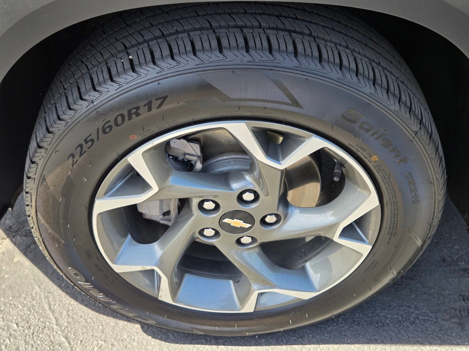 Used 2025 Chevrolet Trax LT FWD image 9