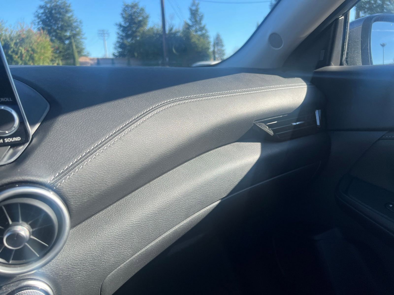 Used 2025 Nissan Sentra SV image 35