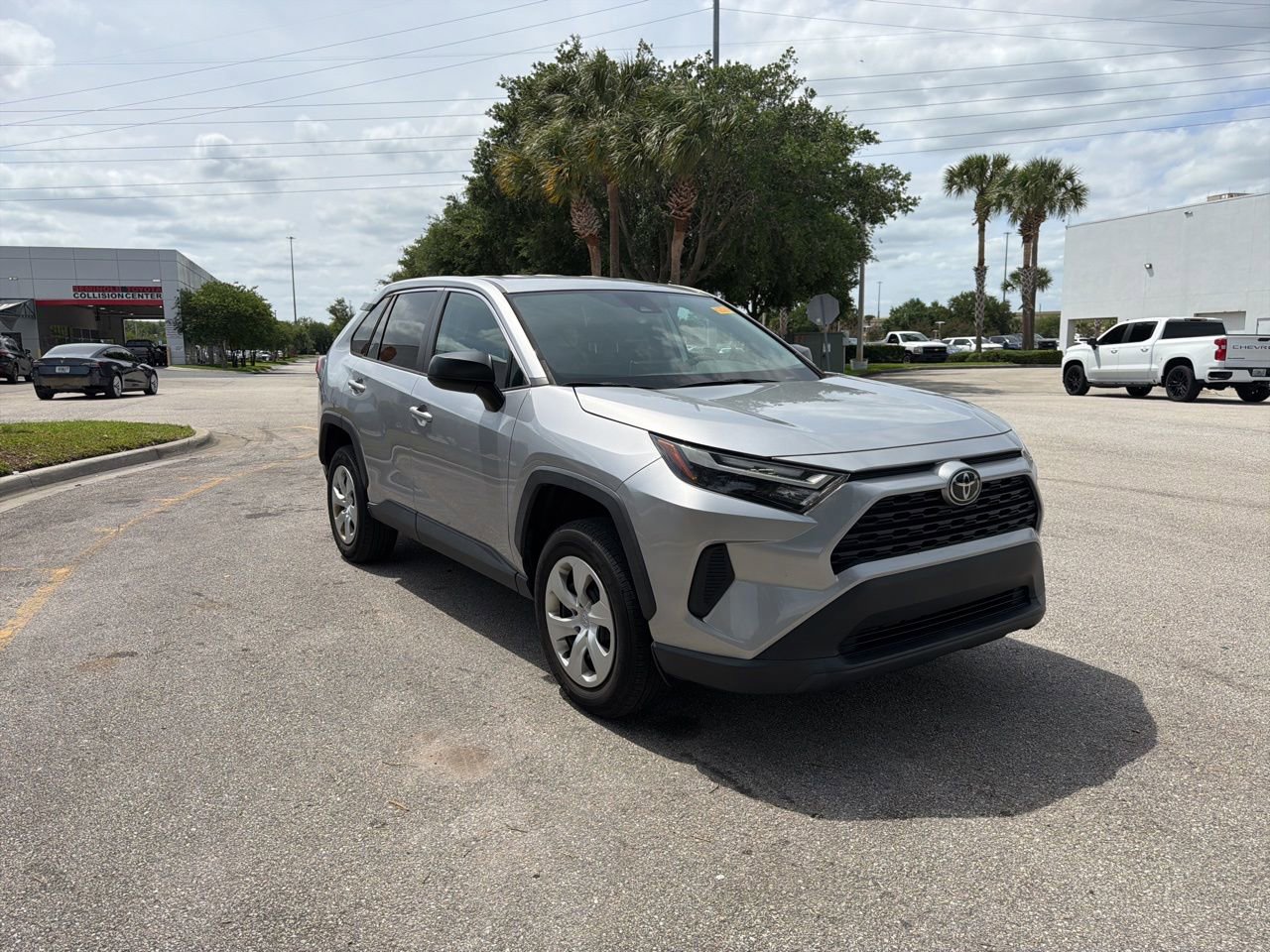 Used 2023 Toyota RAV4 LE image 7