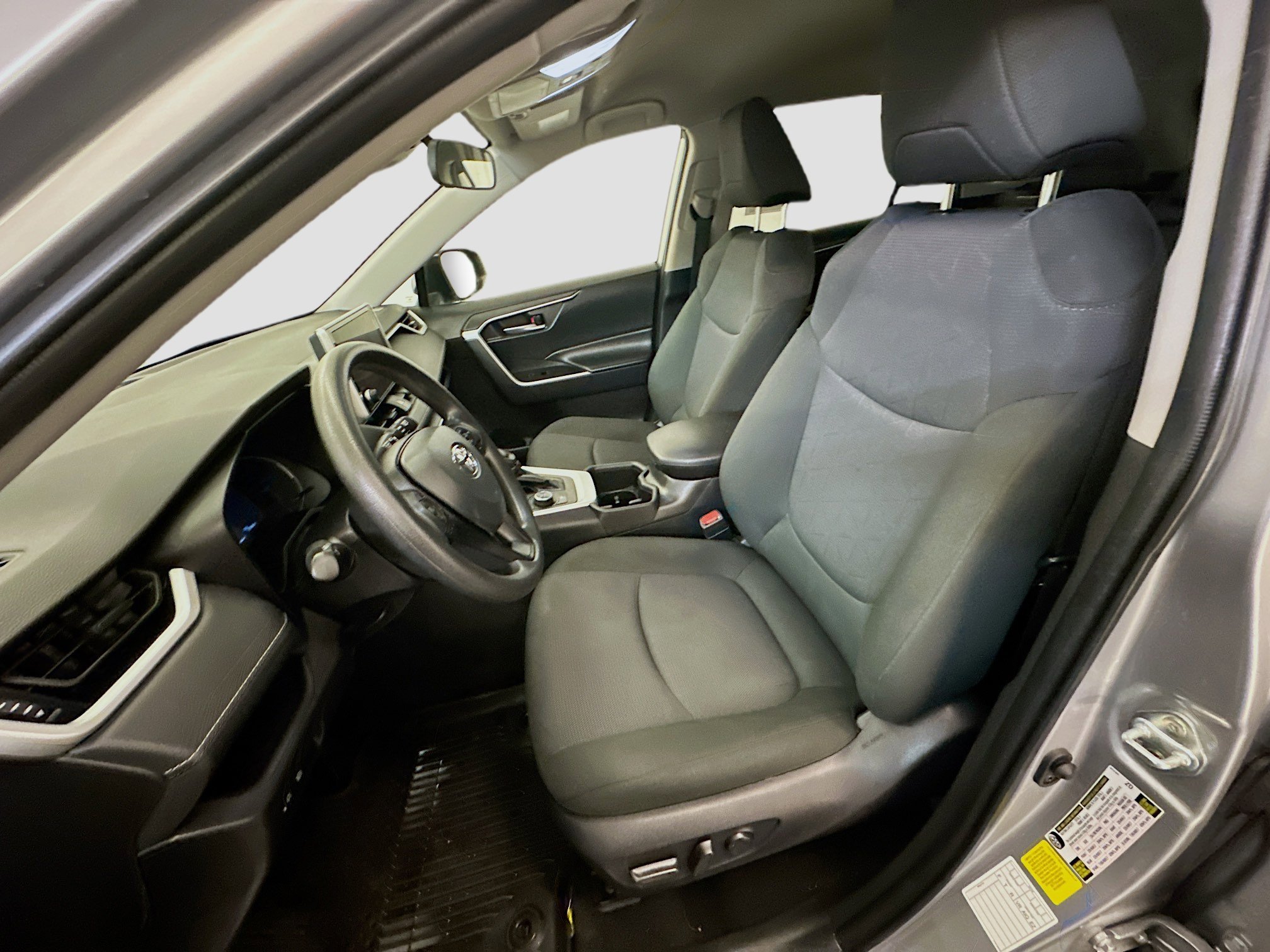 Used 2025 Toyota RAV4 XLE image 13