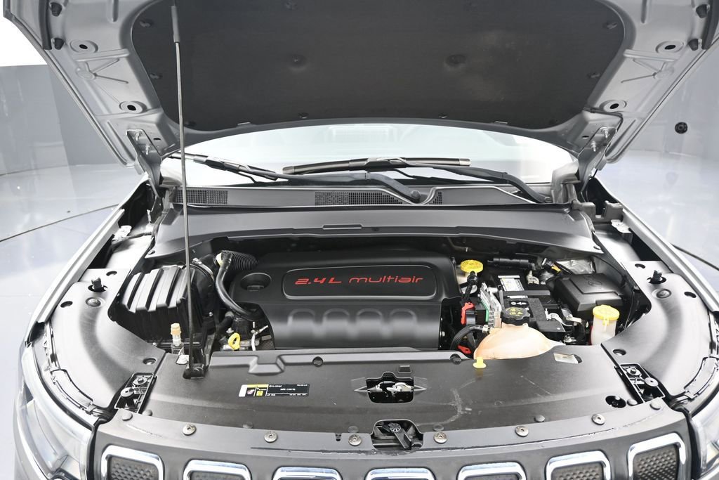 Used 2022 Jeep Compass Latitude FWD image 12