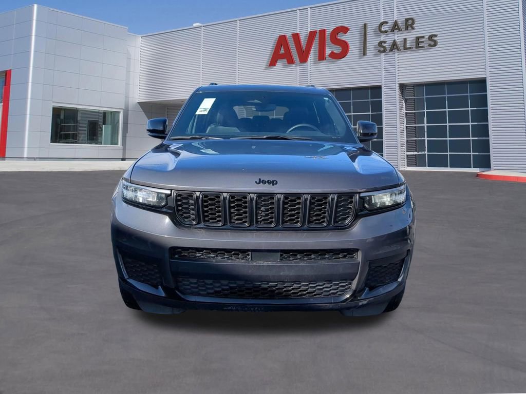 Used 2024 Jeep Grand Cherokee L Laredo image 2
