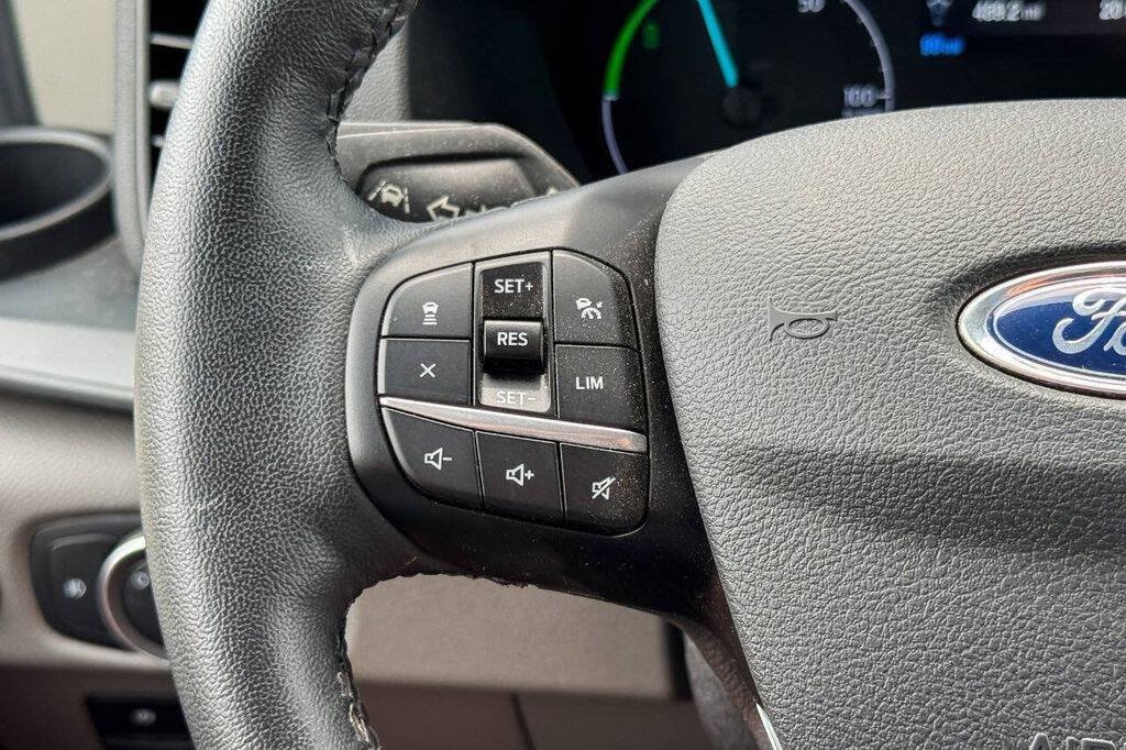Used 2023 Ford E-Transit RWD image 29
