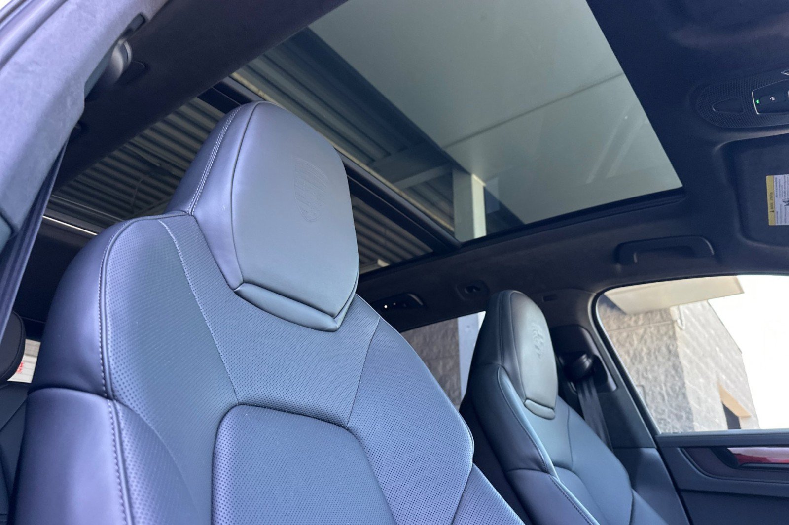 Certified 2025 Porsche Cayenne GTS AWD/4WD image 17