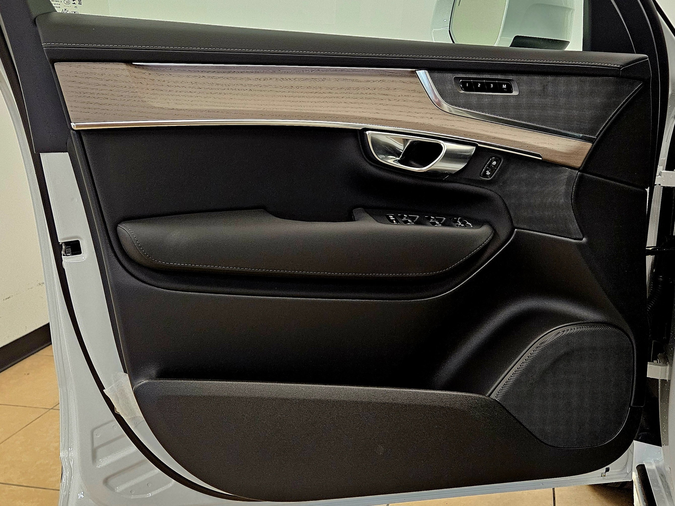 New 2026 Volvo XC90 B6 Plus w/ Protection Package image 13