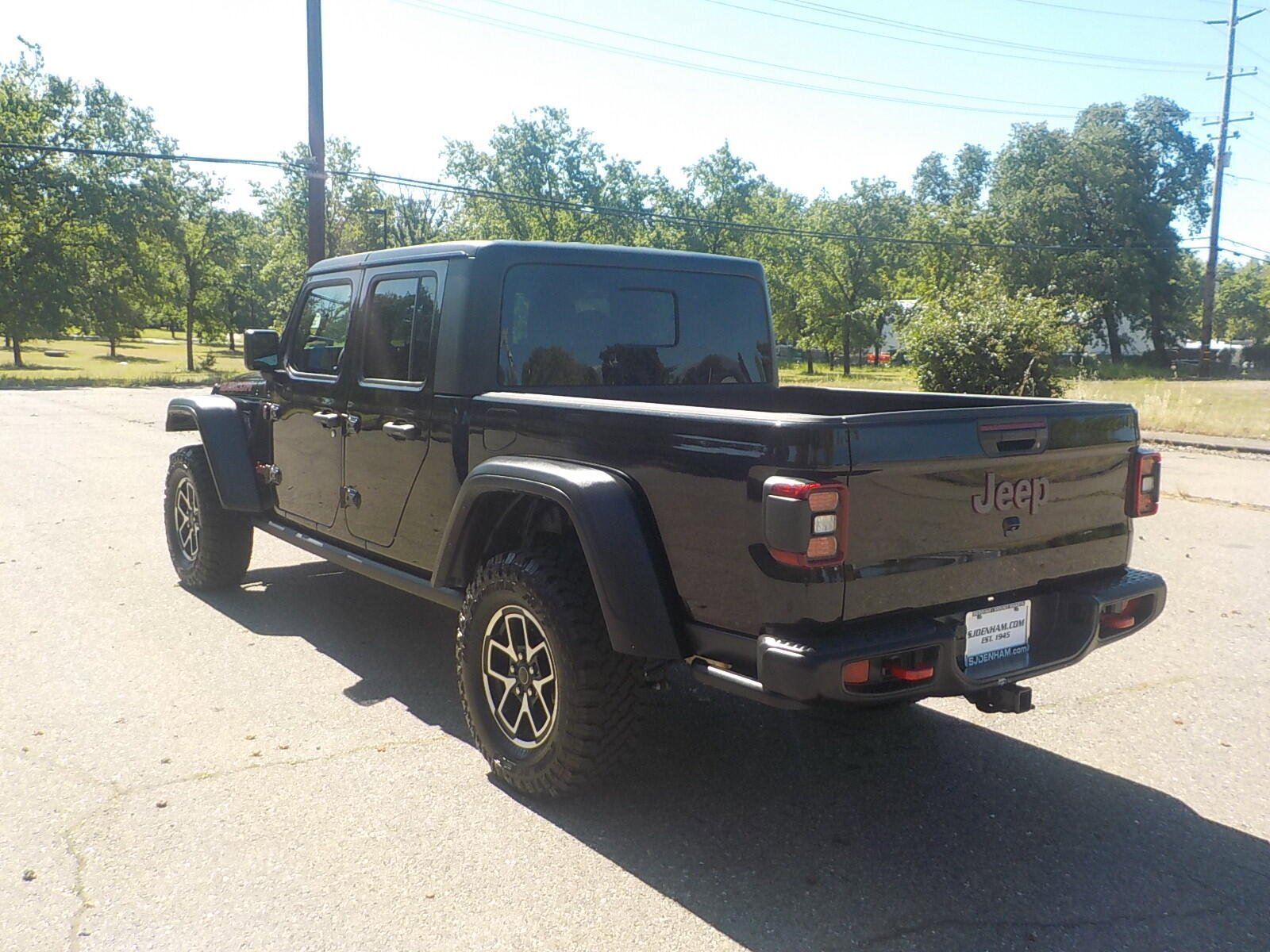 Used 2024 Jeep Gladiator Rubicon w/ Steel Bumper Group image 7