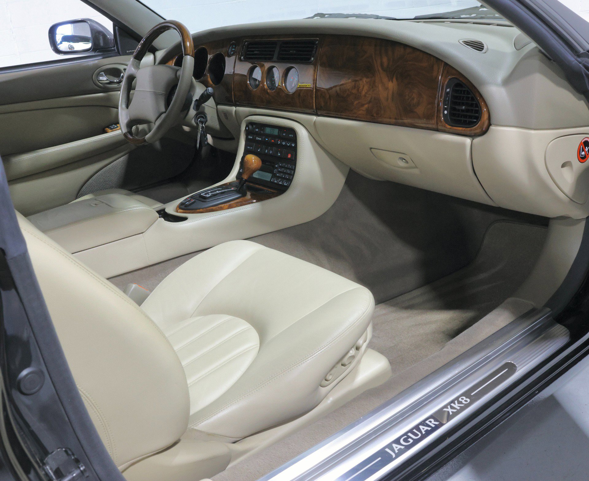 Used 2002 Jaguar XK8 Coupe image 67