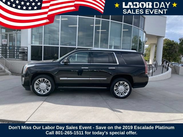 Used 2019 Cadillac Escalade Platinum AWD/4WD image 2