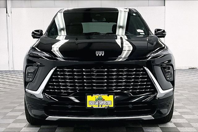 Used 2025 Buick Enclave Avenir w/ Trailering Package, 5000 lbs. image 3