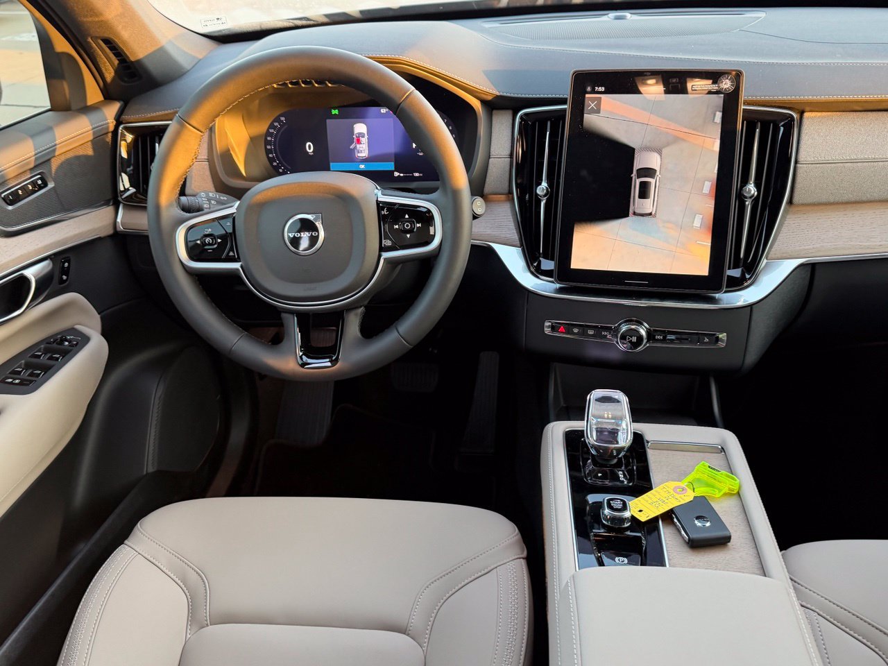 New 2026 Volvo XC90 B5 Plus w/ Protection Package Premier AWD/4WD image 11