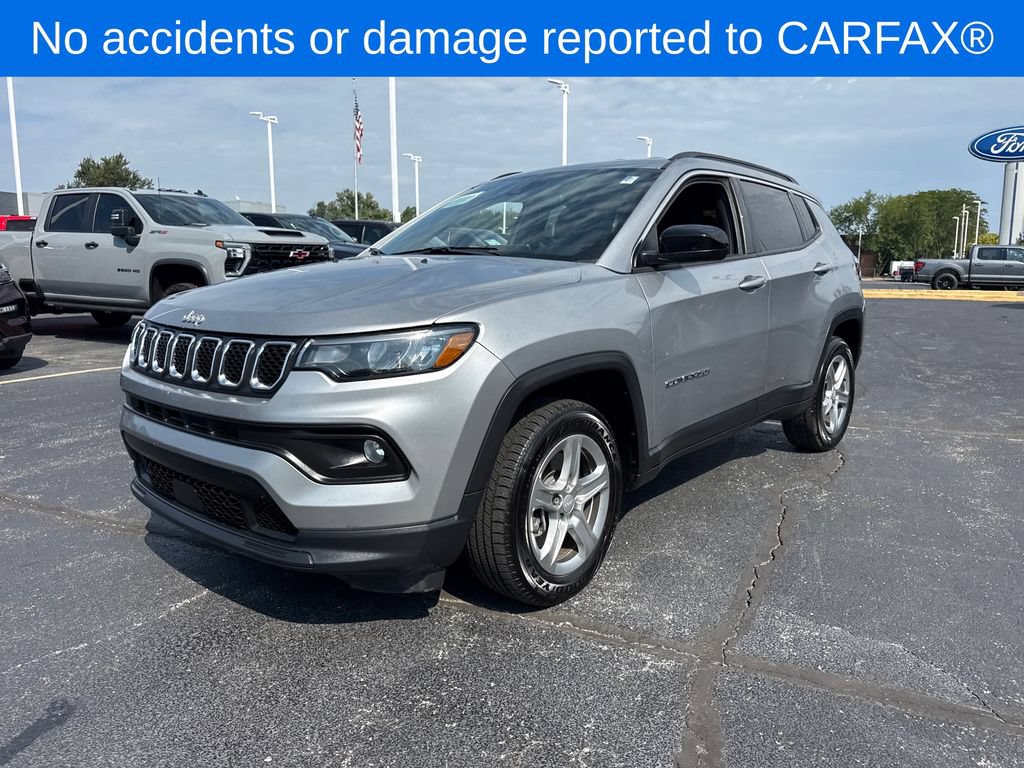 Used 2024 Jeep Compass Latitude AWD/4WD image 2