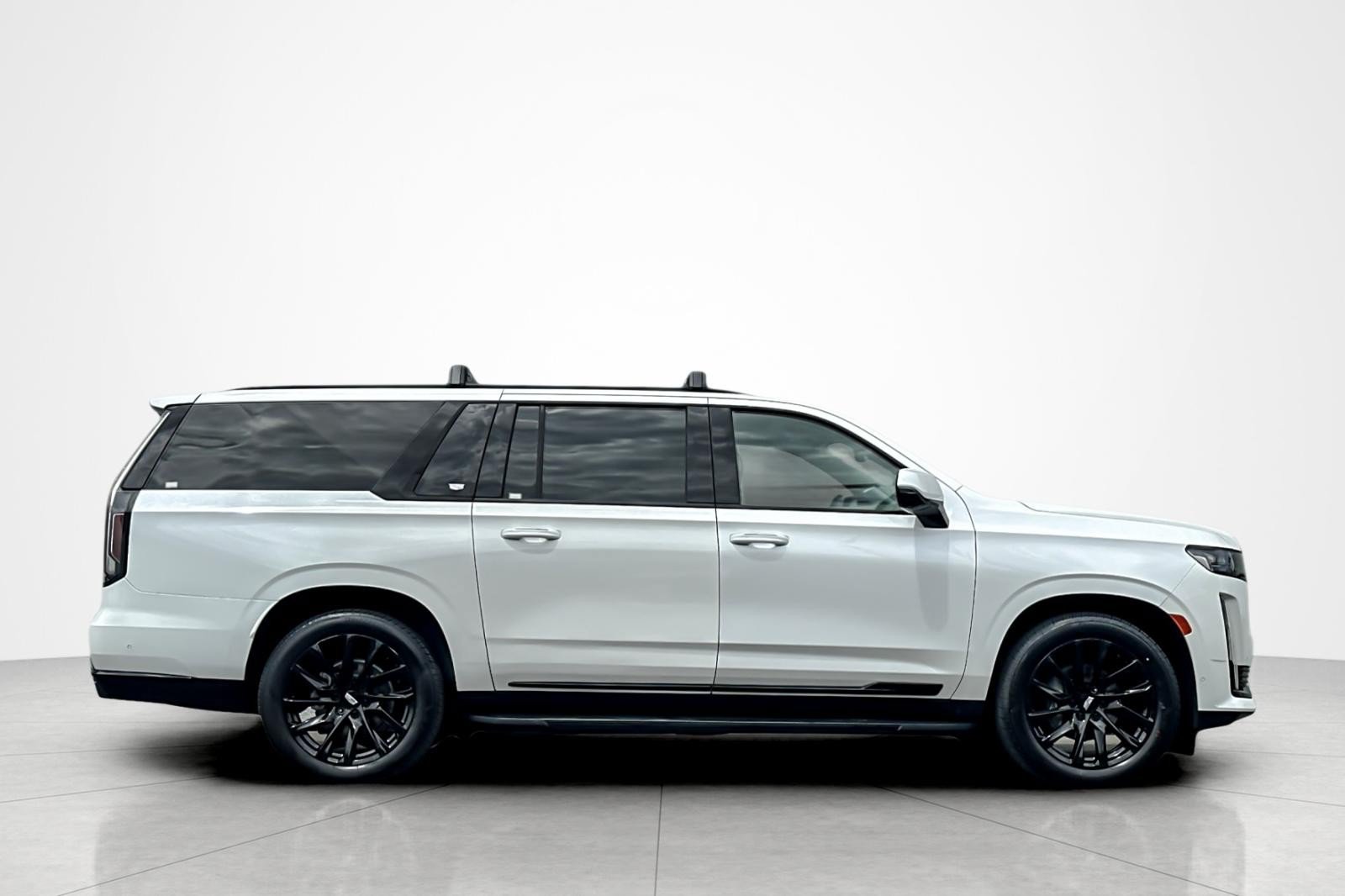 Used 2024 Cadillac Escalade ESV Sport Platinum w/ LPO, ONYX Package AWD/4WD image 6