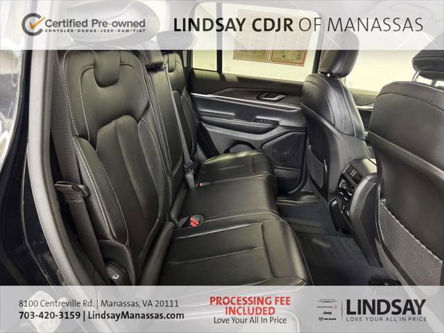Certified 2023 Jeep Grand Cherokee Limited w/ Black Appearance Package AWD/4WD image 16