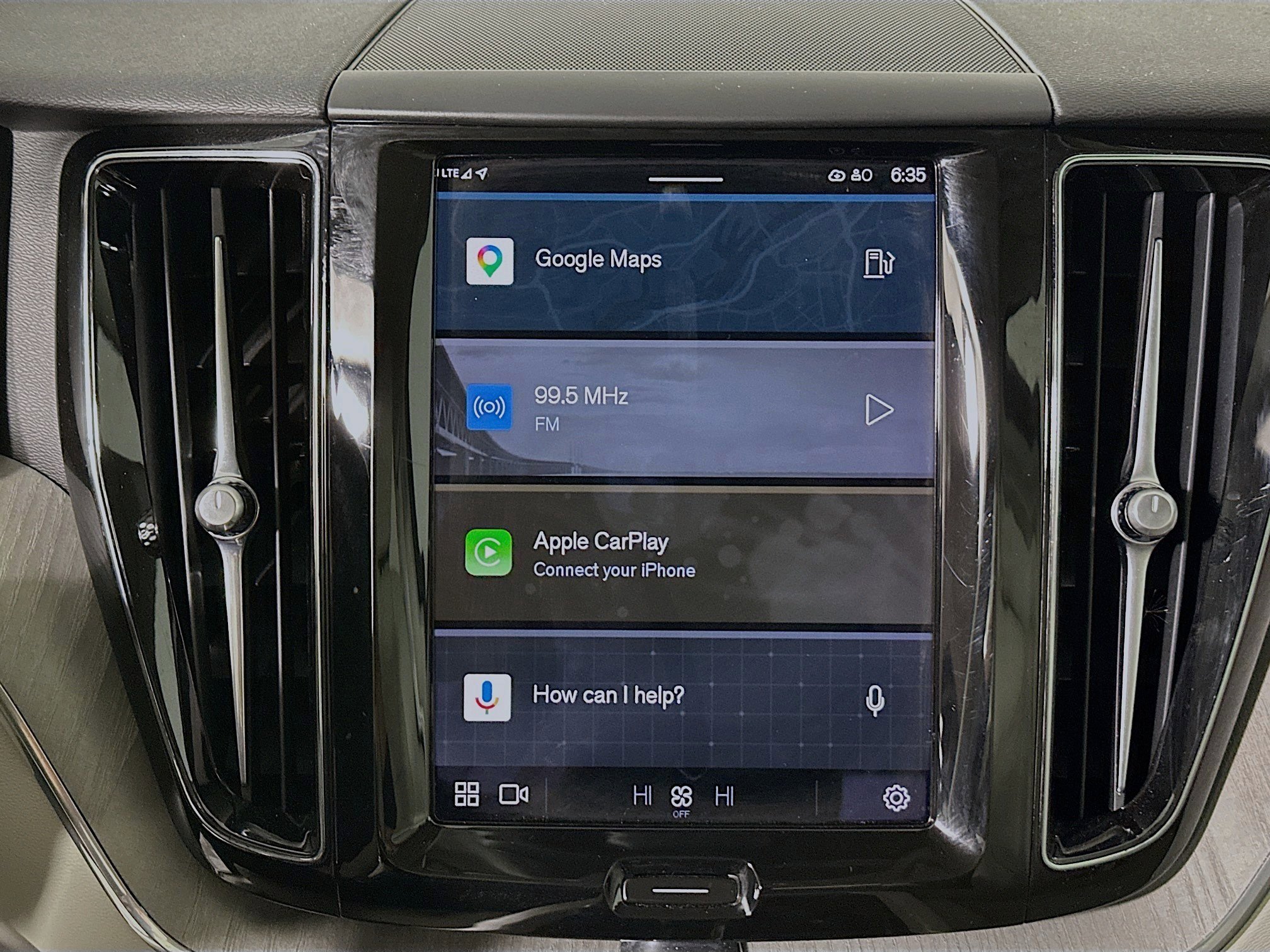 Used 2023 Volvo XC60 B5 Plus w/ Protection Package Premier image 24