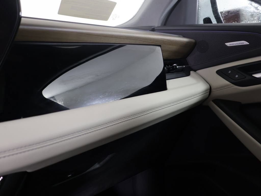 Used 2025 Audi Q6 e-tron Premium Plus w/ Premium Plus image 9