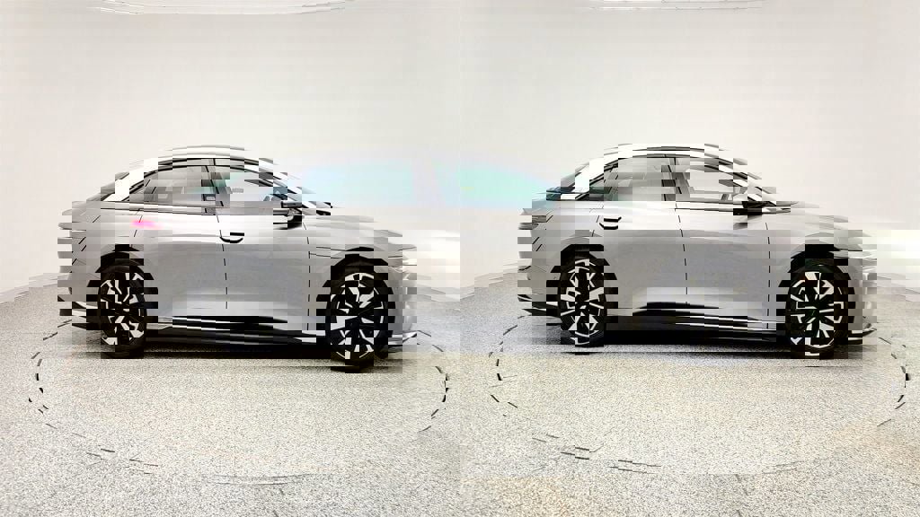 Used 2023 Lucid Air Touring image 4