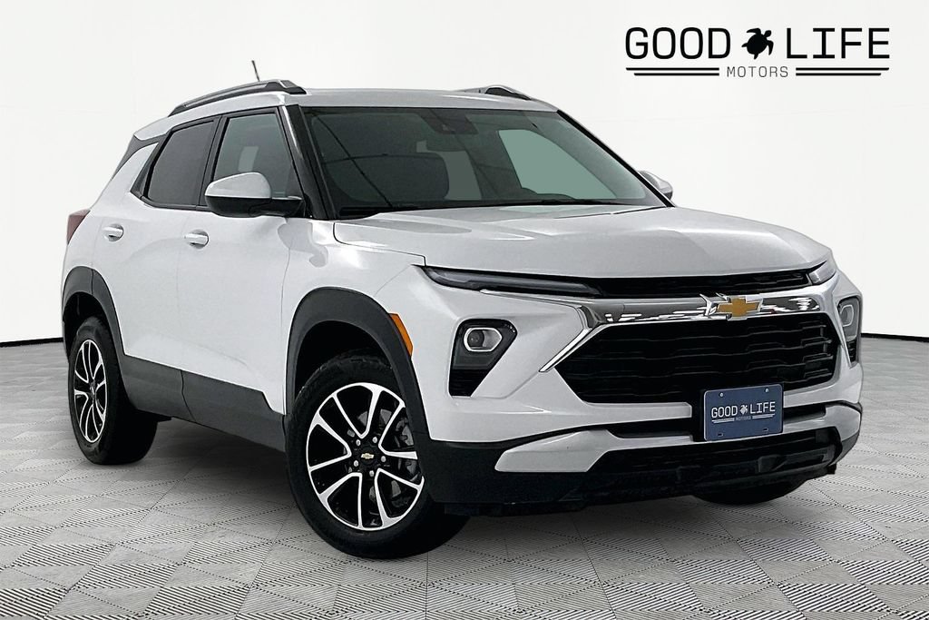 Used 2025 Chevrolet TrailBlazer LT AWD/4WD image 1