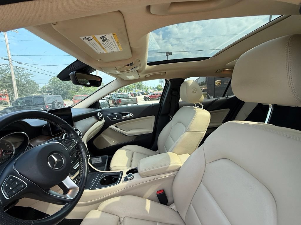 Used 2019 Mercedes-Benz GLA 250 w/ Convenience Package image 11