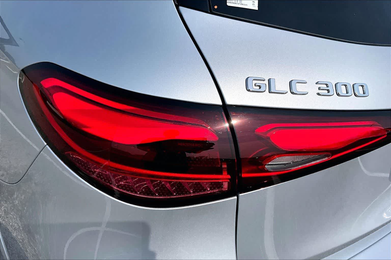 Used 2025 Mercedes-Benz GLC 300 image 29