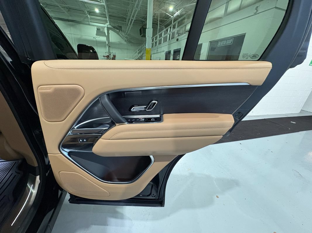 Used 2026 Land Rover Range Rover SE AWD/4WD image 53