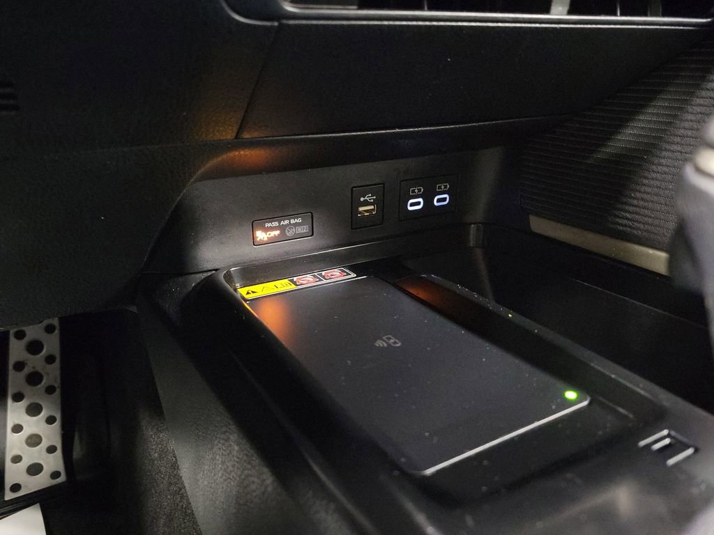 Used 2025 Toyota Camry SE image 17