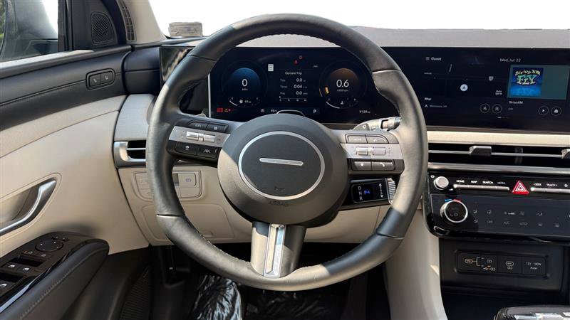 Used 2025 Hyundai Tucson Limited FWD image 13
