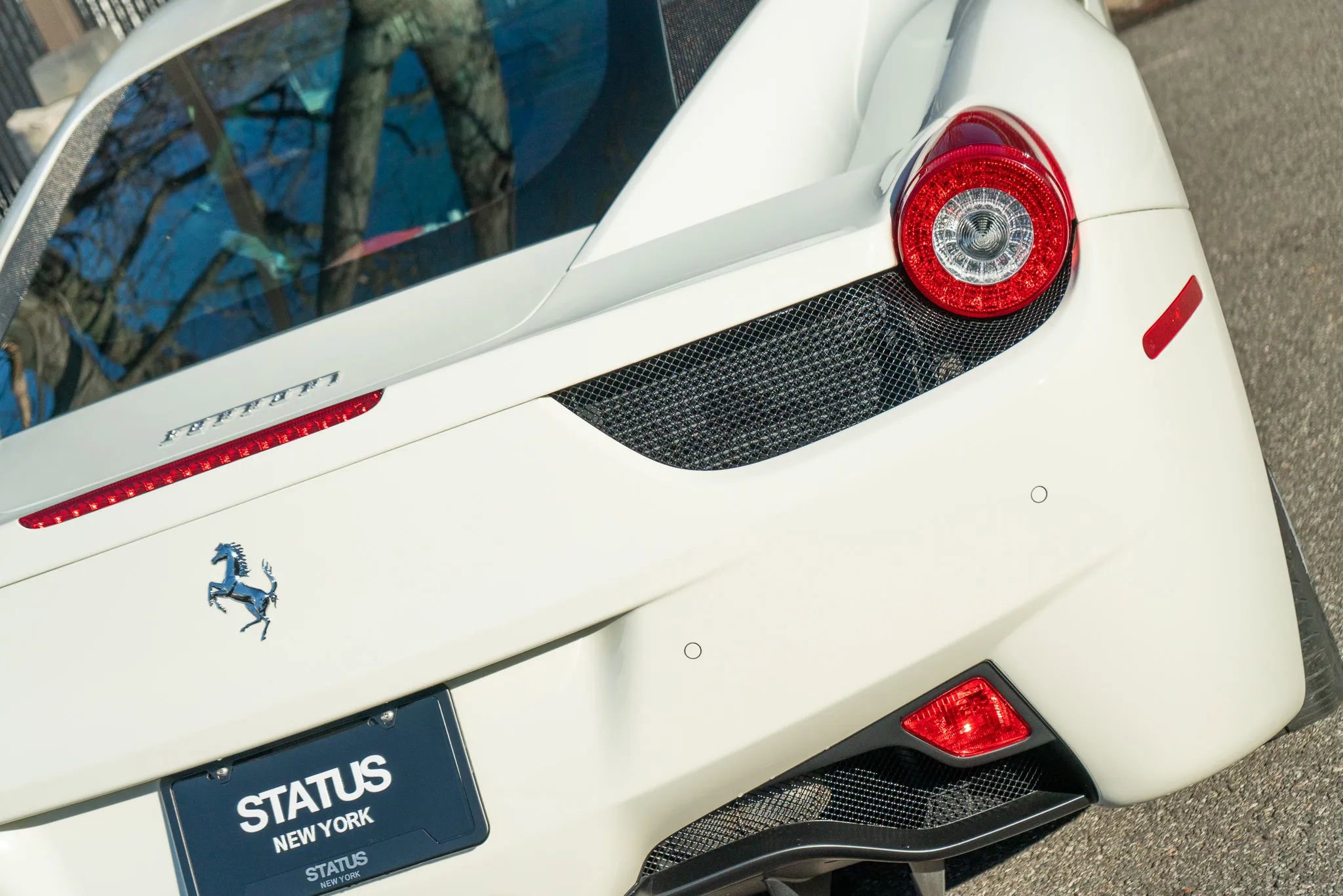 Used 2015 Ferrari 458 Italia Coupe 2D image 31