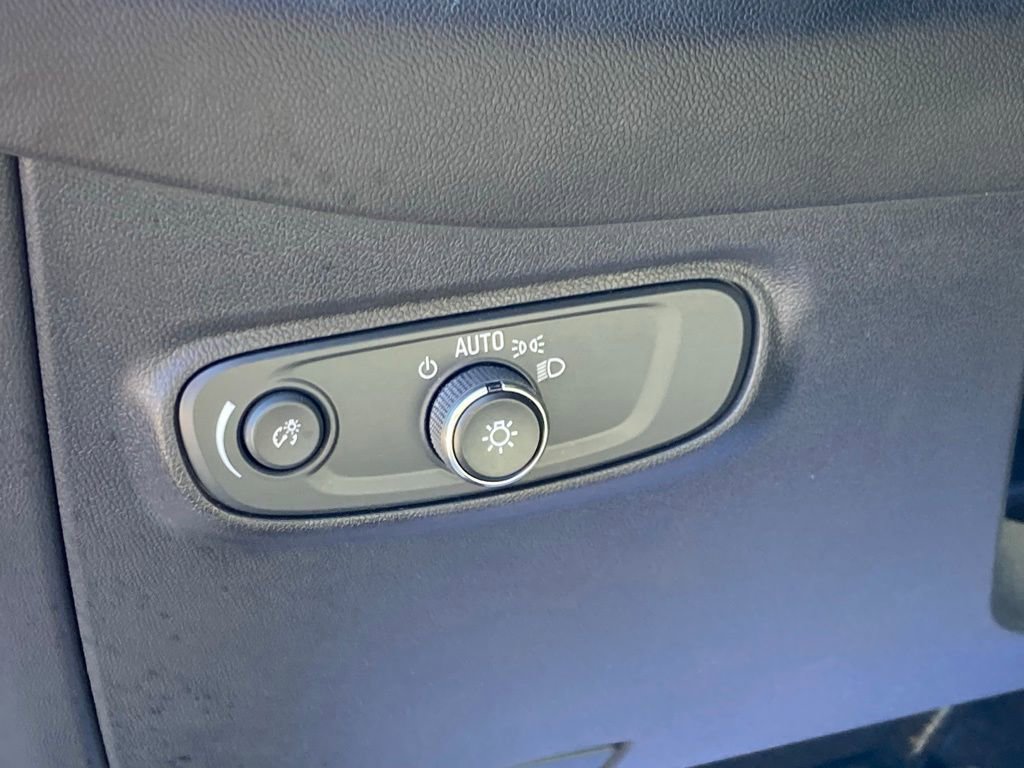 Used 2023 Chevrolet Equinox LS w/ LS Convenience Package image 19