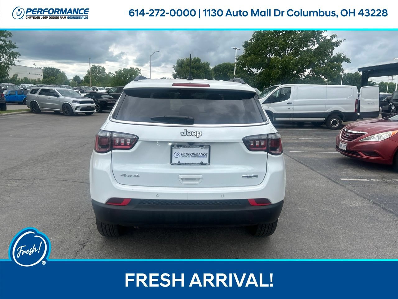 Used 2024 Jeep Compass Latitude w/ Convenience Group AWD/4WD image 5