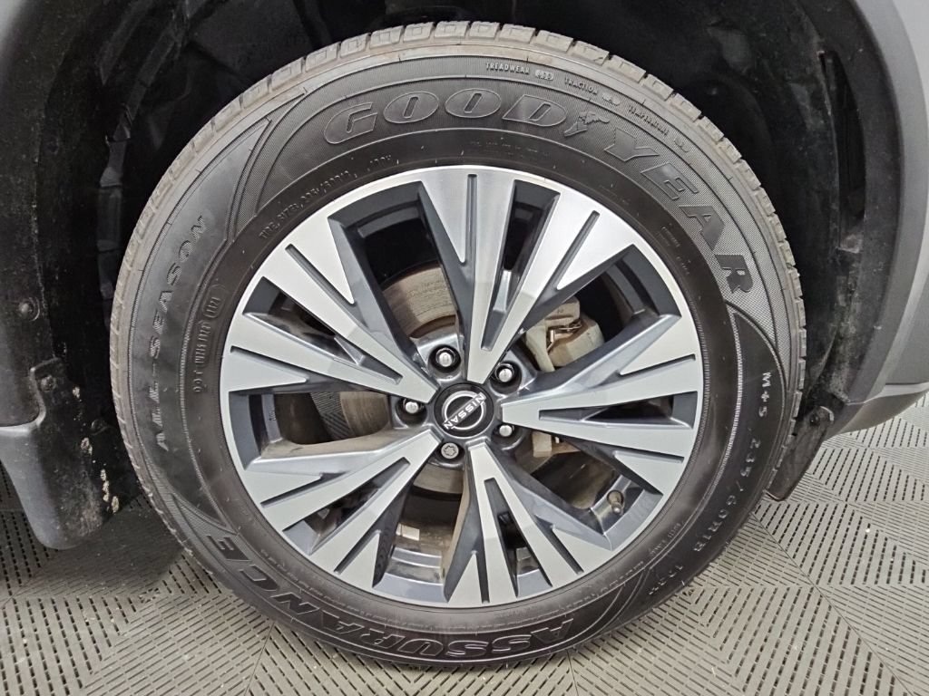 Used 2023 Nissan Rogue SV FWD image 44