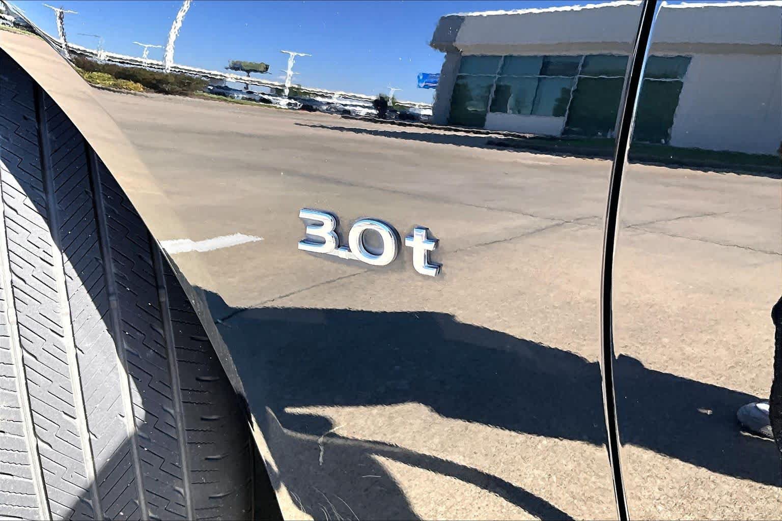 Used 2019 INFINITI Q50 Luxe w/ Essential Package (3.0T Luxe) RWD image 9
