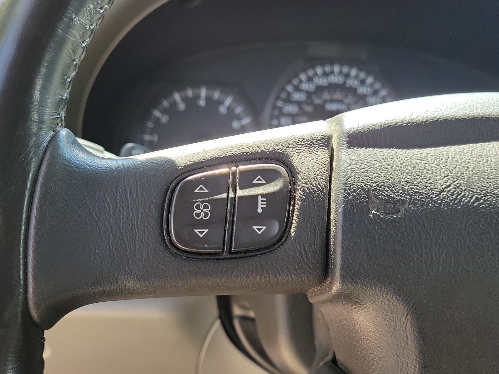 Used 2002 Chevrolet TrailBlazer LTZ RWD image 20