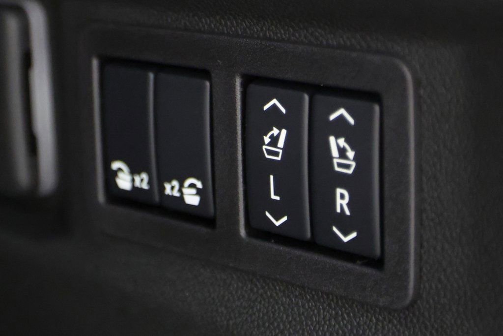 Used 2026 GMC Yukon AT4 Ultimate image 14